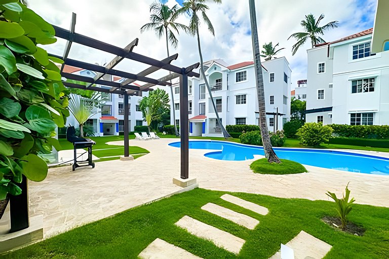Condominio con piscina, cerca de la playa