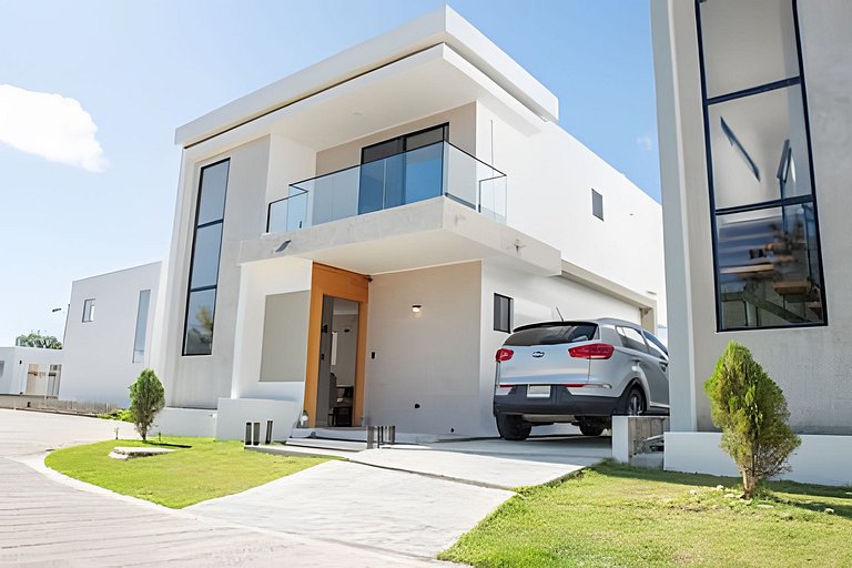 Come and enjoy this beautiful villa! Private pool