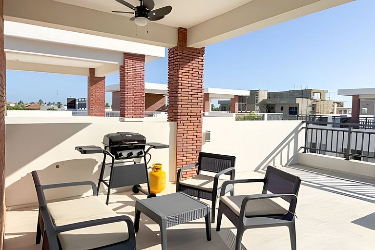 ¡Condominio con azotea a pasos de la playa!