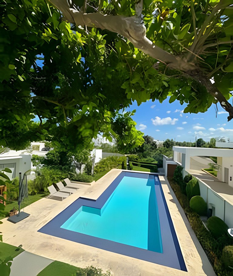 Come and enjoy this beautiful villa! Private pool