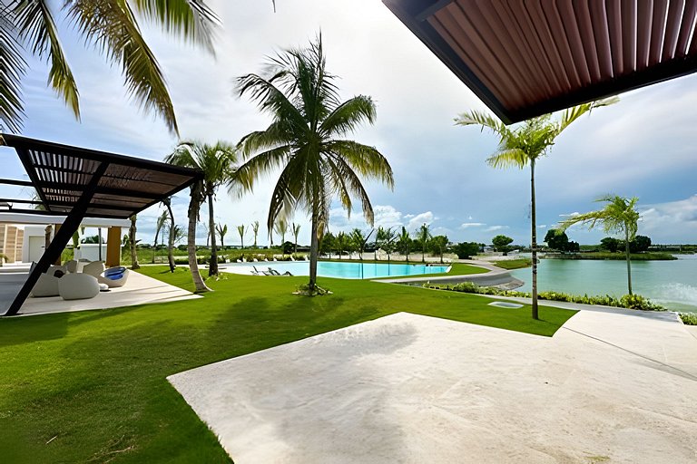 Exclusive 4-Br Villa with Pool @ Oasis del Lago
