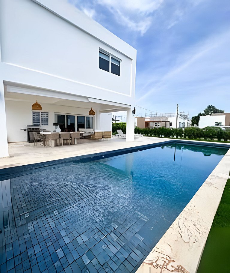 Exclusive 4-Br Villa with Pool @ Oasis del Lago