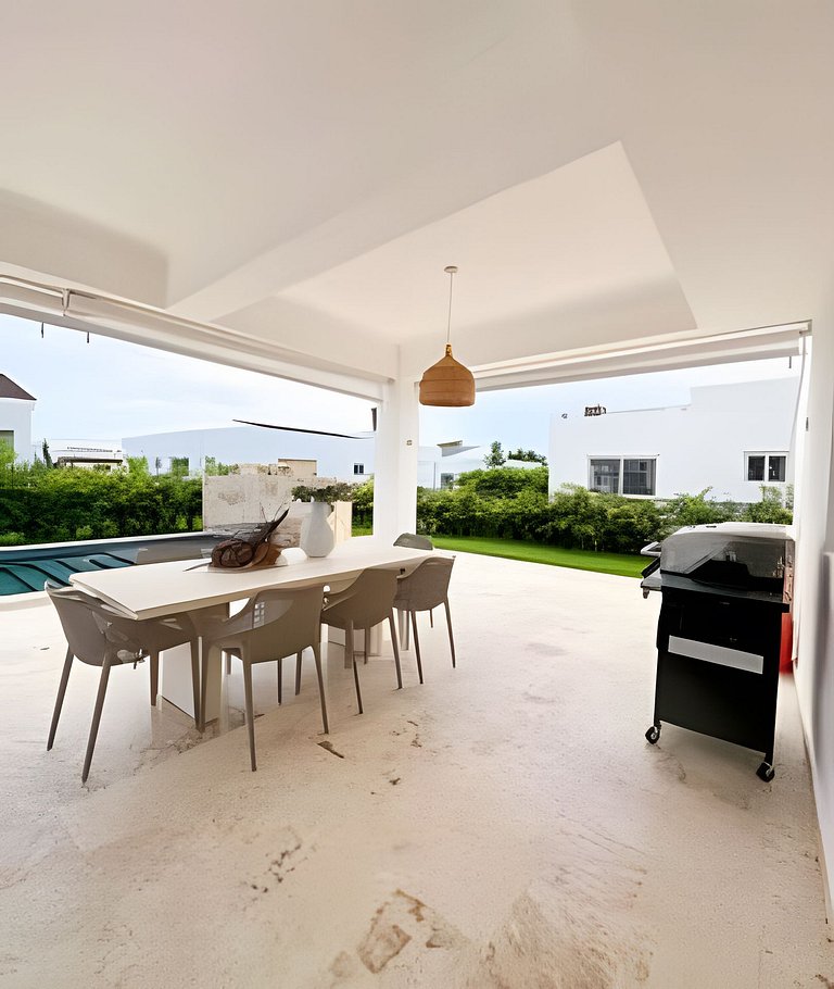 Exclusive 4-Br Villa with Pool @ Oasis del Lago