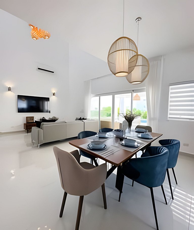 Exclusive 4-Br Villa with Pool @ Oasis del Lago