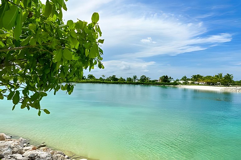 Exclusive 4-Br Villa with Pool @ Oasis del Lago