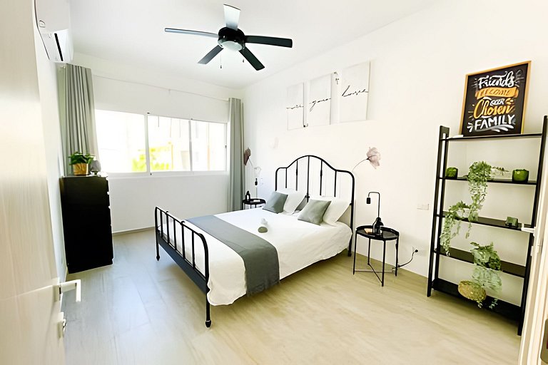 Amplio apartamento de 1 hab. a pasos de la playa
