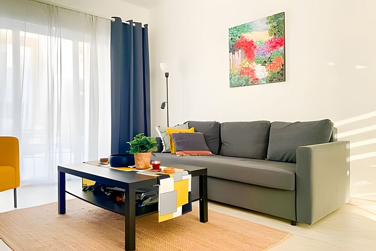 Amplio apartamento de 1 hab. a pasos de la playa