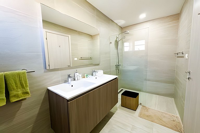 Coral Village II- Pool view 2 BR condo near beach!