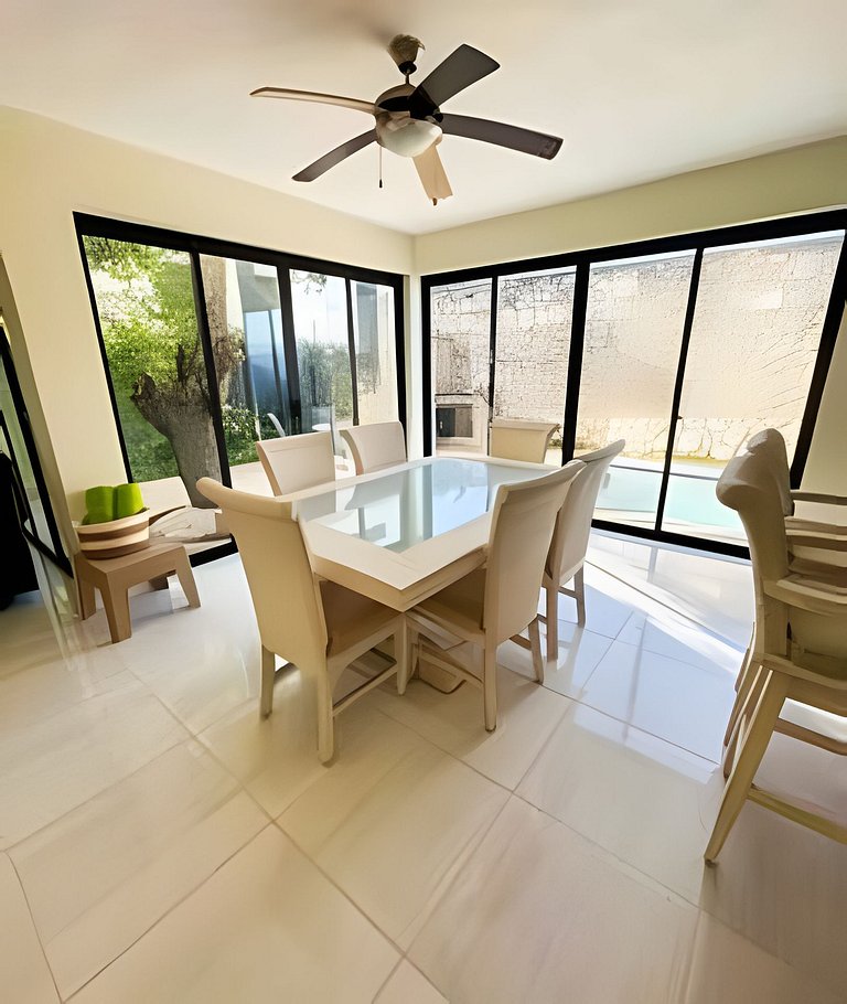 Villa with private pool! Close to the city center