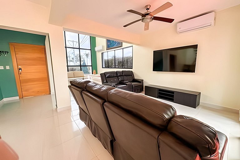 Villa with private pool! Close to the city center