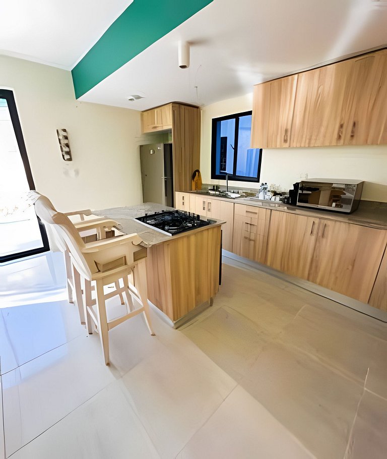 Villa with private pool! Close to the city center