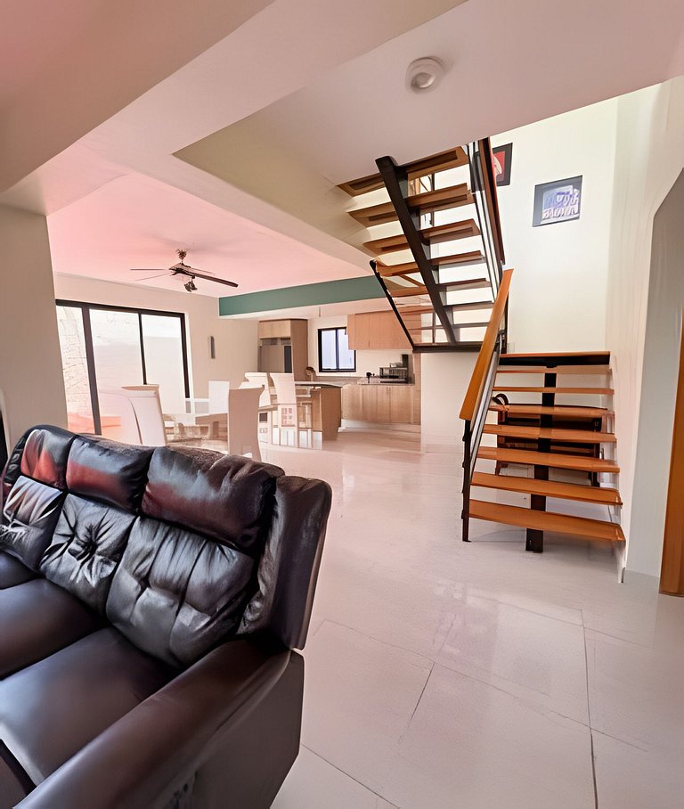 Villa with private pool! Close to the city center