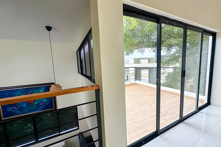 Villa with private pool! Close to the city center