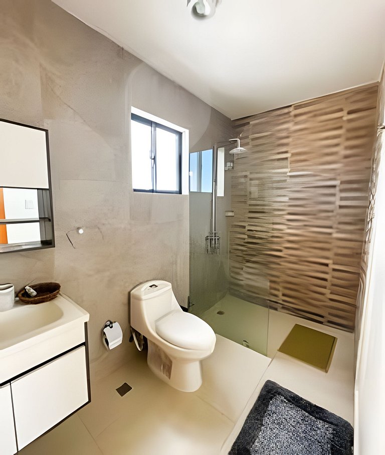 Villa with private pool! Close to the city center