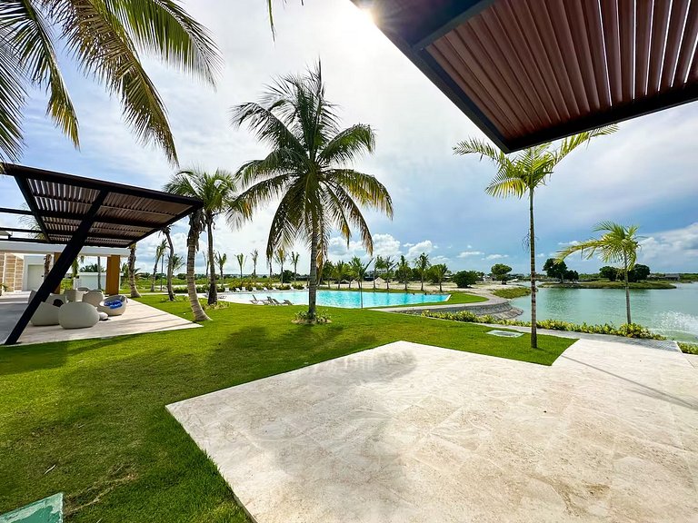 Exclusive 4-Br Villa with Pool @ Oasis del Lago