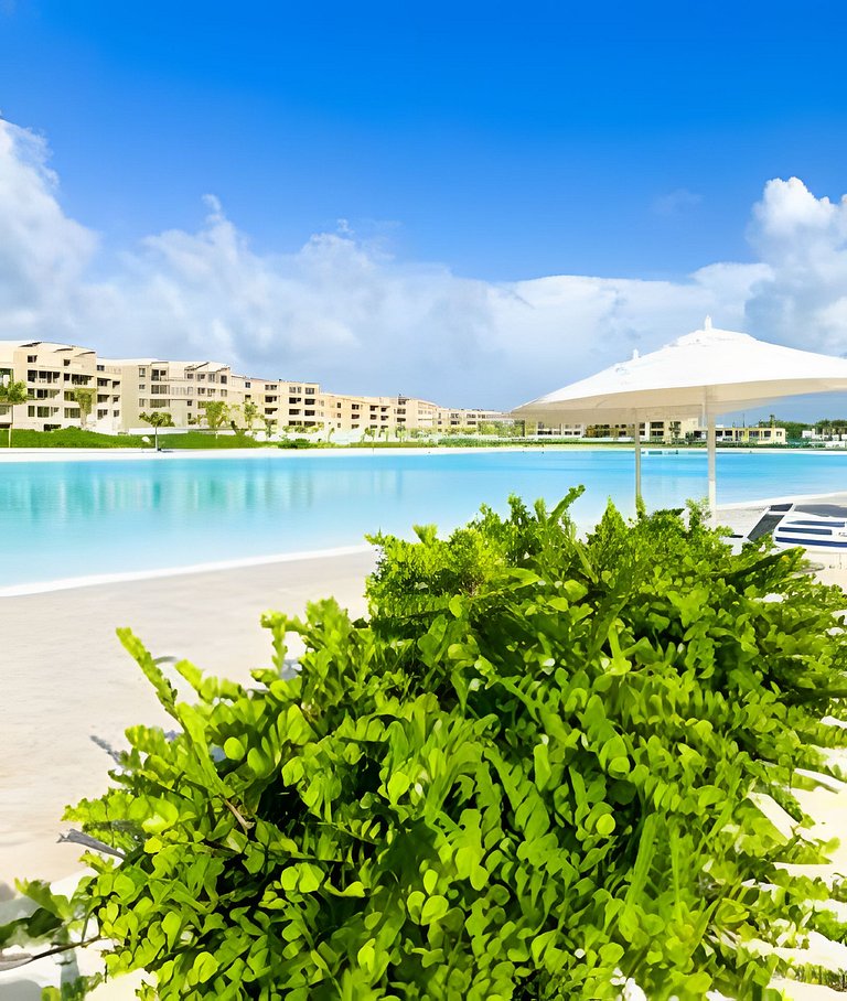 Condo in The Beach with private artificial Beach