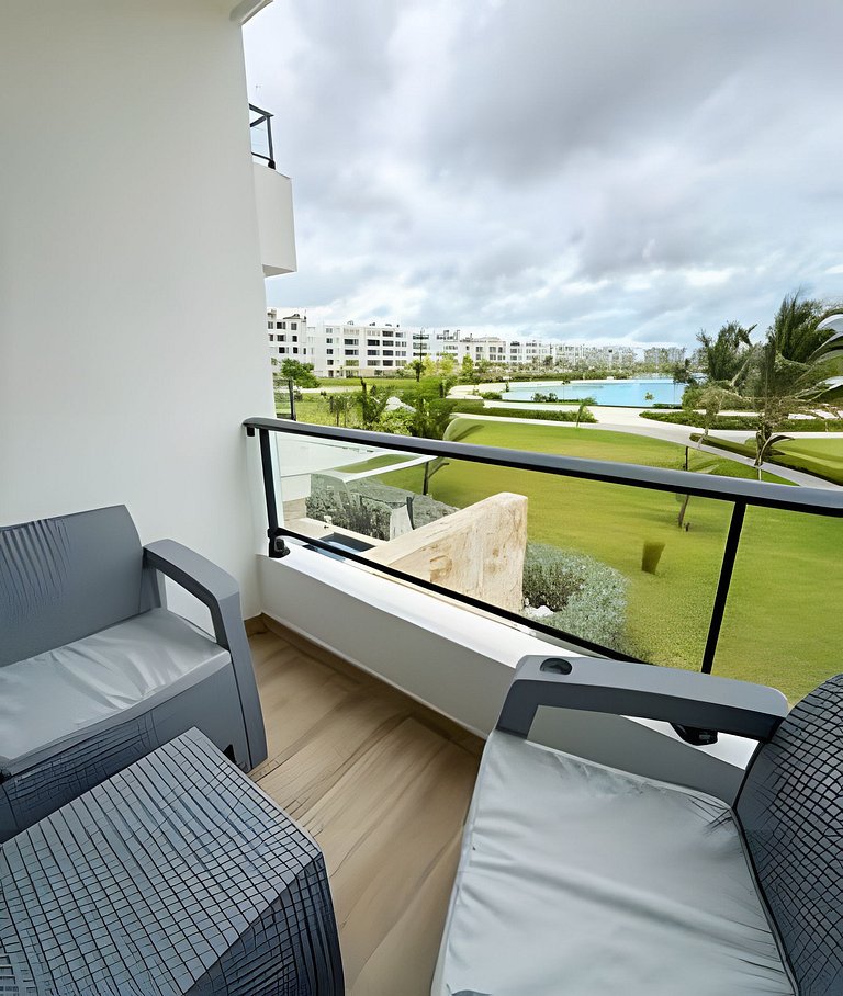 Condo in The Beach with private artificial Beach