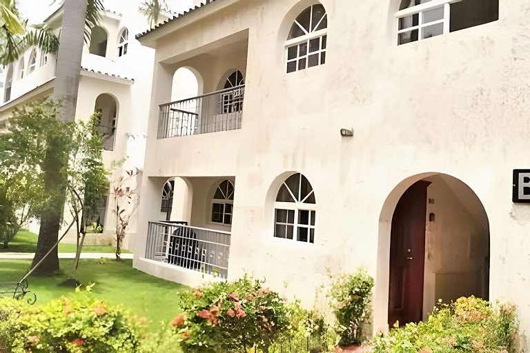 Charming condo with pool near Bavaro Beach